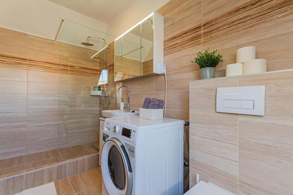 Roomy Apartment 80Sqm At City Center Free Parking Space, Ac & Balcony Βουδαπέστη Εξωτερικό φωτογραφία