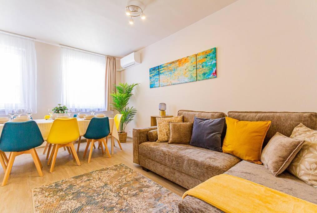 Roomy Apartment 80Sqm At City Center Free Parking Space, Ac & Balcony Βουδαπέστη Εξωτερικό φωτογραφία