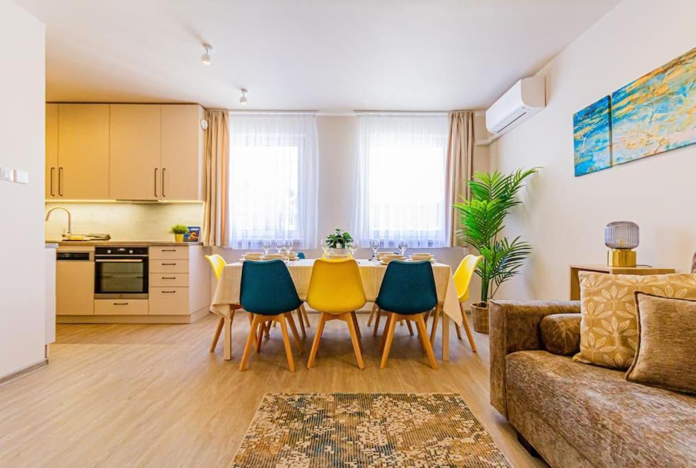 Roomy Apartment 80Sqm At City Center Free Parking Space, Ac & Balcony Βουδαπέστη Εξωτερικό φωτογραφία